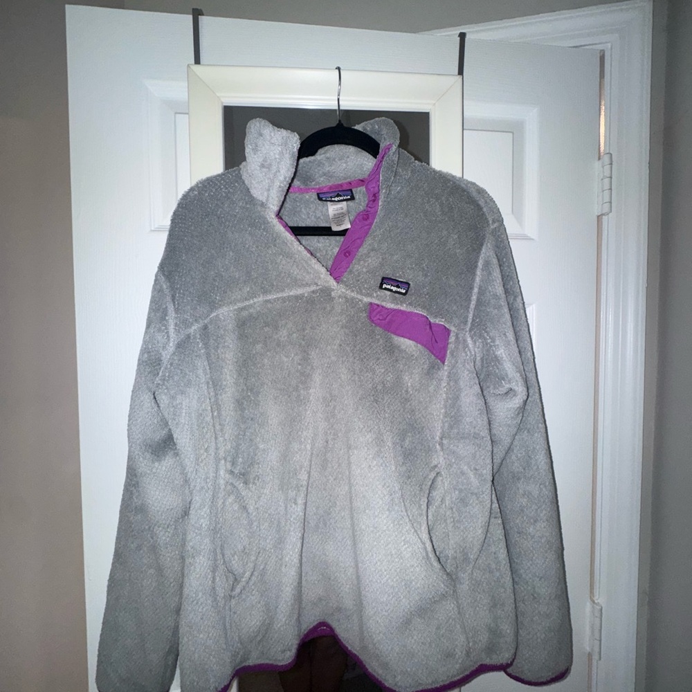Patagonia Women's Gray and Purple Fleece Jacket